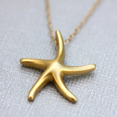 Starbright Necklace - 18k Gold Starfish Pendant Charm Necklace